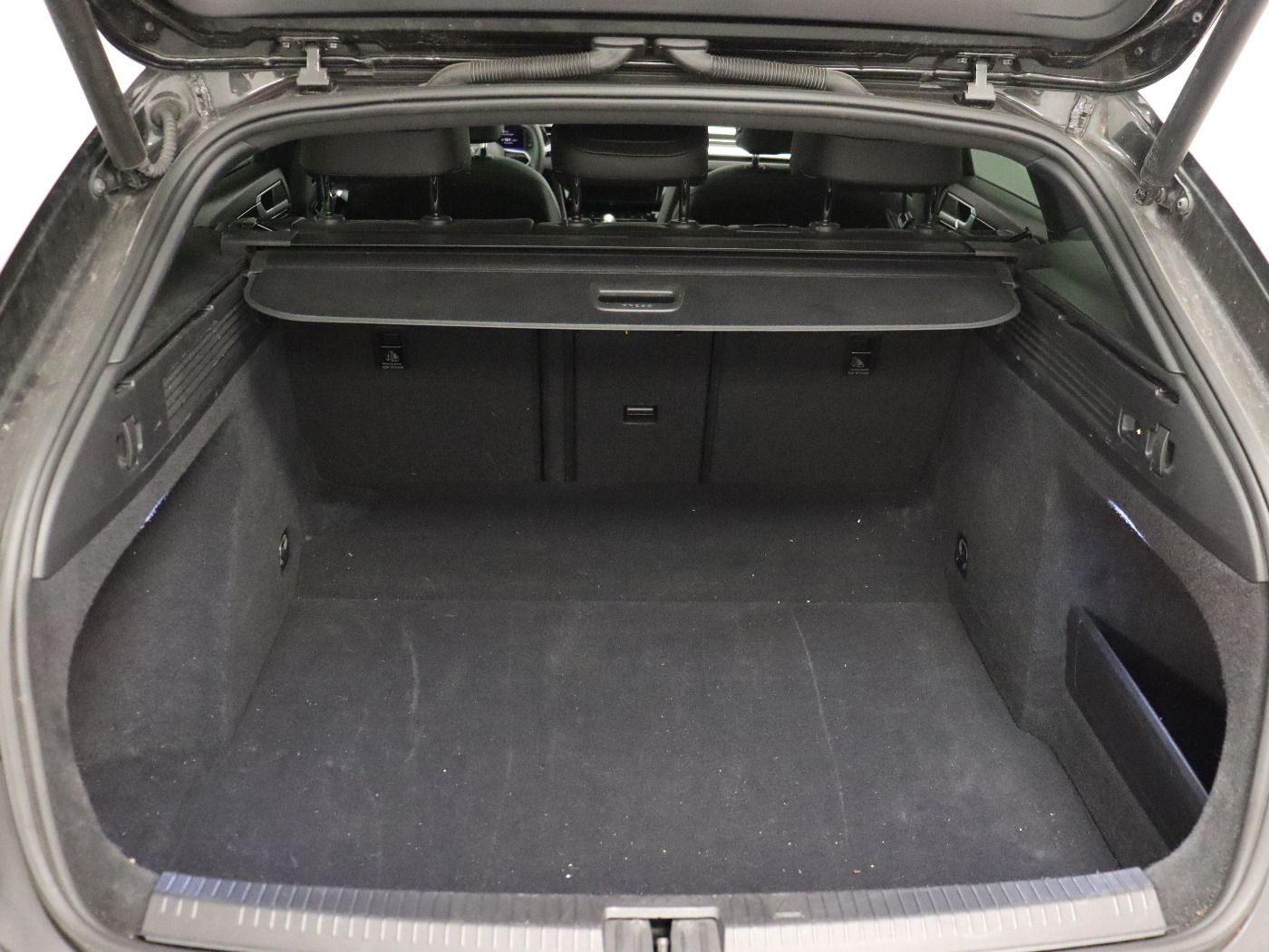 Fahrzeugabbildung Volkswagen Arteon Shooting Brake 2.0 TDI DSG R-line CarPlay