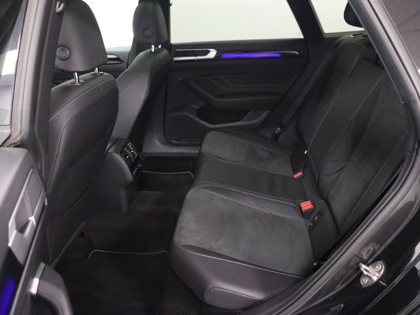 Fahrzeugabbildung Volkswagen Arteon Shooting Brake 2.0 TDI DSG R-line CarPlay