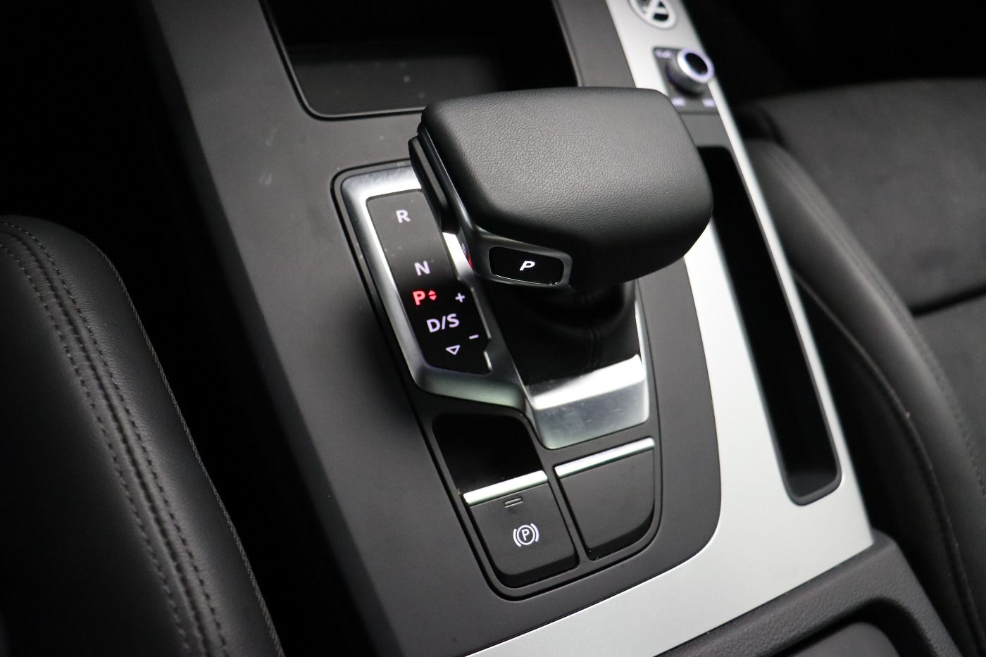 Fahrzeugabbildung Audi Q5 Sportback 45 TFSI quattro S tronic Matrix|AHK