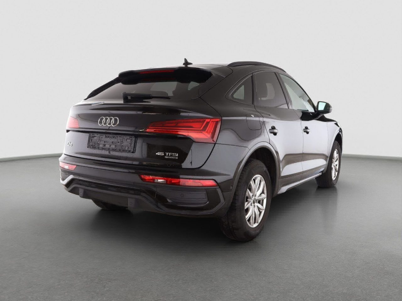 Fahrzeugabbildung Audi Q5 Sportback 45 TFSI quattro S tronic Matrix|AHK