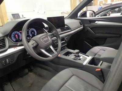 Fahrzeugabbildung Audi Q5 45 TFSI quattro S tronic advanced Matrix|AHK