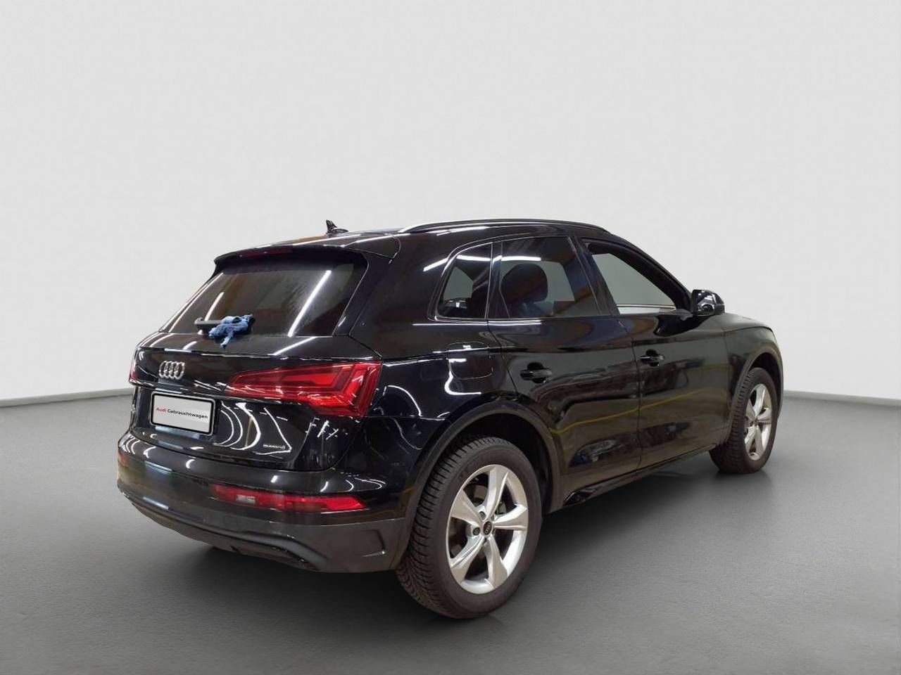 Fahrzeugabbildung Audi Q5 45 TFSI quattro S tronic advanced Matrix|AHK