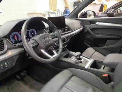 Fahrzeugabbildung Audi Q5 45 TFSI quattro S tronic advanced Matrix|AHK