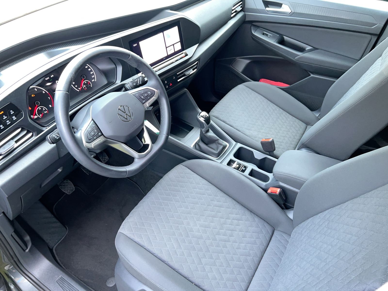 Fahrzeugabbildung Volkswagen Caddy 1.5 TSI Life CarPlay|Navi|KlimaA|PDC