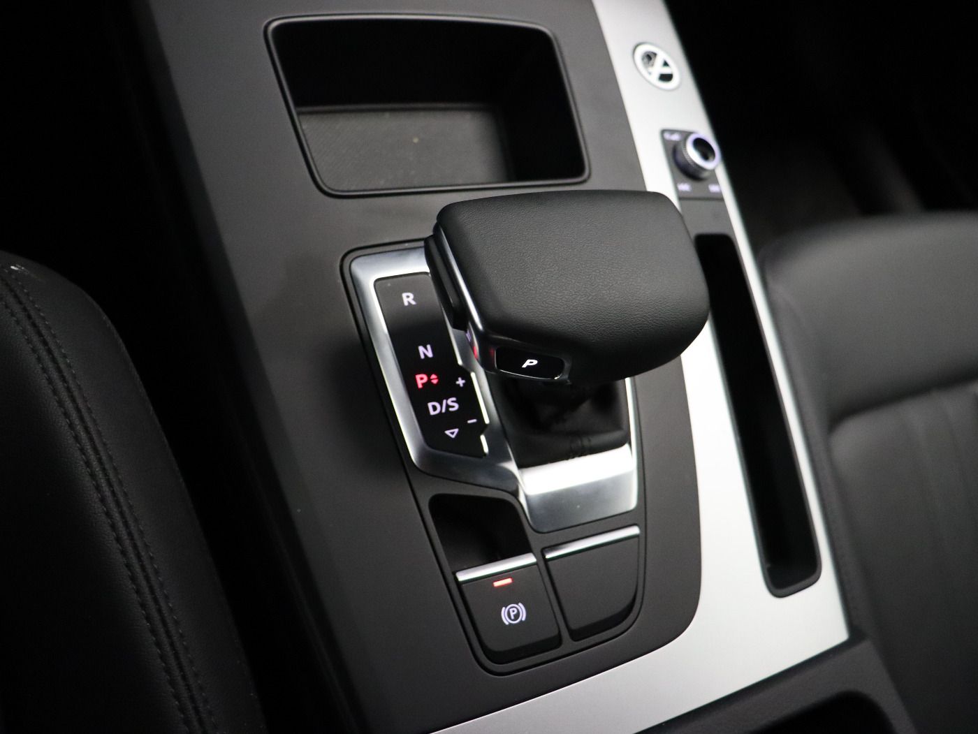 Fahrzeugabbildung Audi Q5 45 TFSI quattro S tronic advanced Matrix|AHK