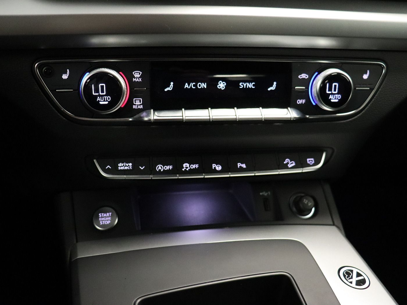 Fahrzeugabbildung Audi Q5 45 TFSI quattro S tronic advanced Matrix|AHK