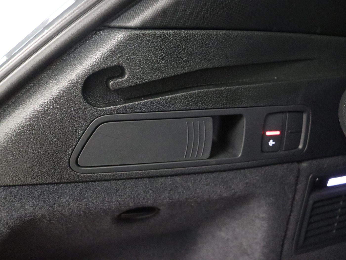 Fahrzeugabbildung Audi Q5 45 TFSI quattro S tronic advanced Matrix|AHK
