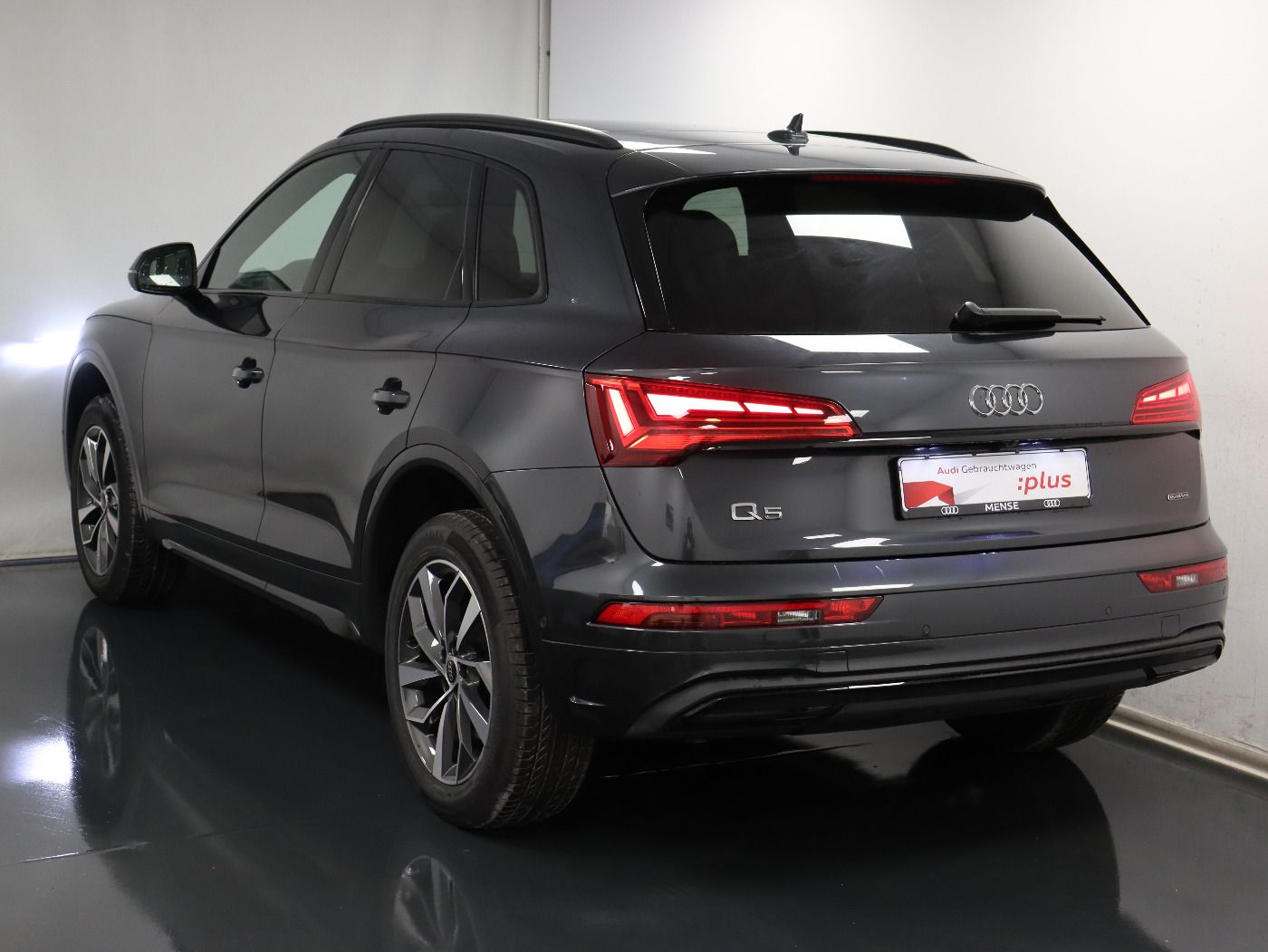 Fahrzeugabbildung Audi Q5 45 TFSI quattro S tronic advanced Matrix|AHK