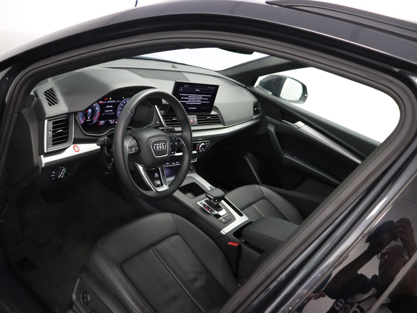 Fahrzeugabbildung Audi Q5 45 TFSI quattro S tronic advanced Matrix|AHK