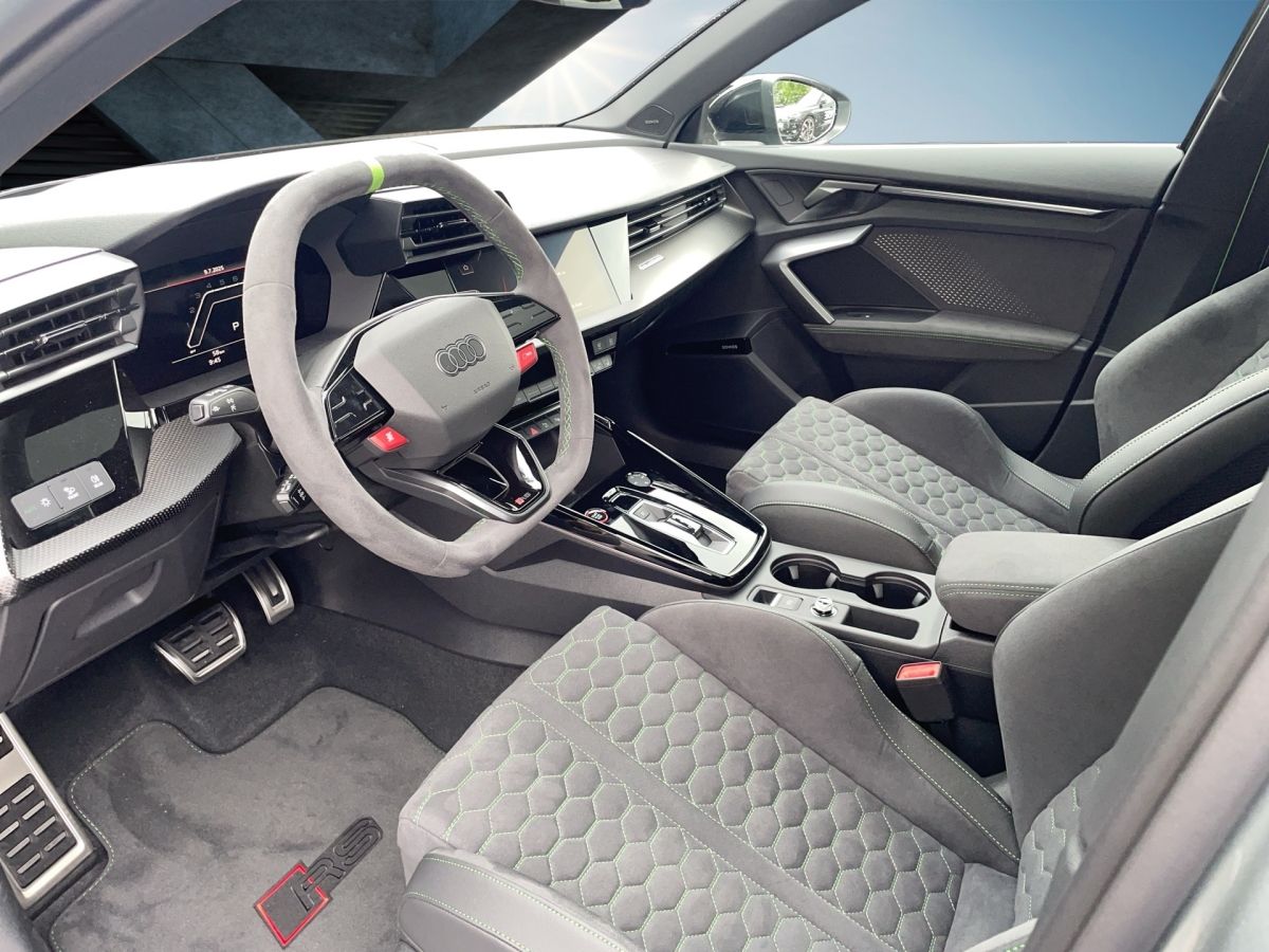 Fahrzeugabbildung Audi RS 3 Limousine 294 kW S tronic Matrix|Sonos|HUD