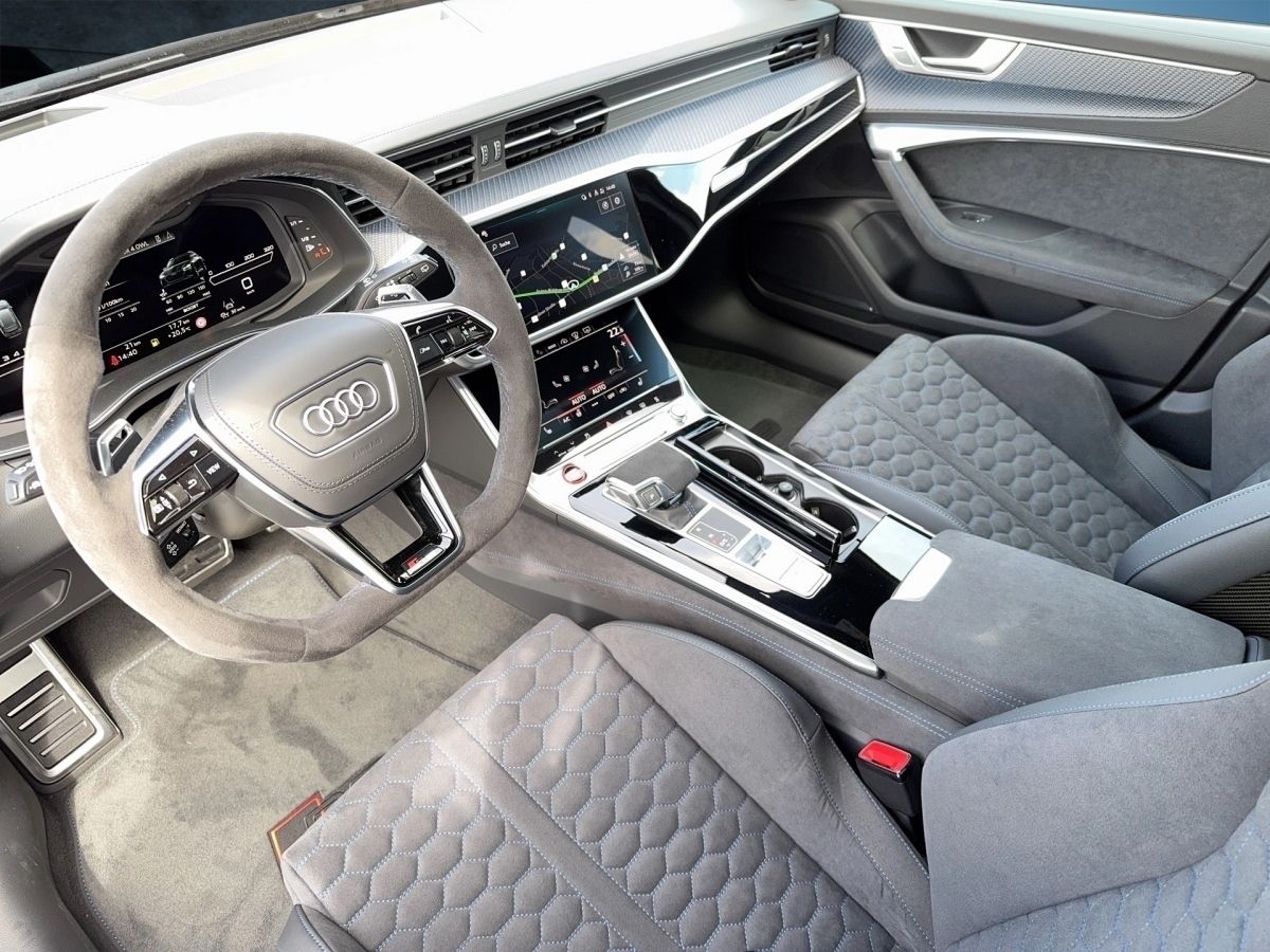 Fahrzeugabbildung Audi RS6 Avant performance Dynamik+|Schalensitze