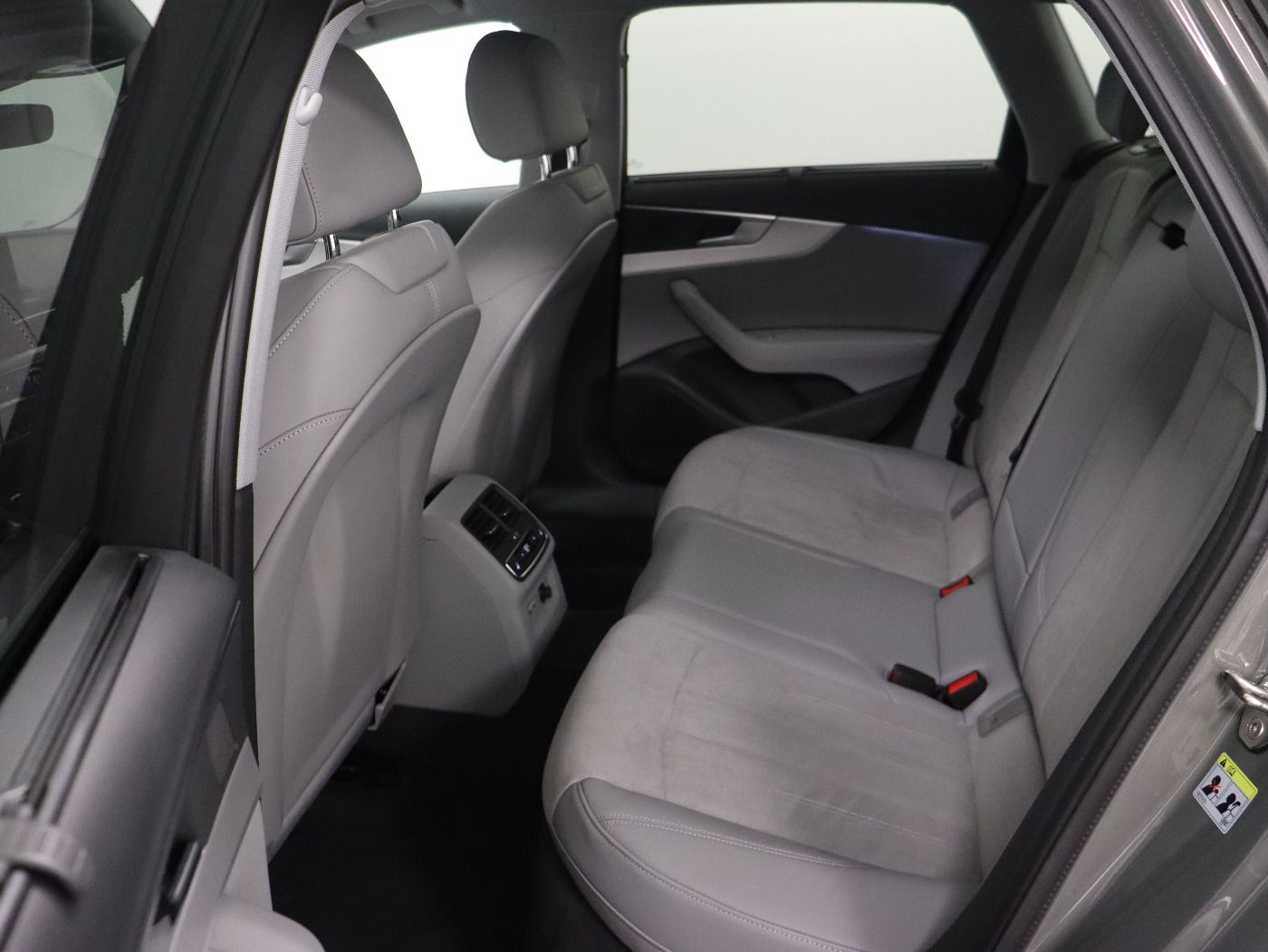 Fahrzeugabbildung Audi A4 allroad 45 TFSI quattro S tronic AHK|4xSHZG