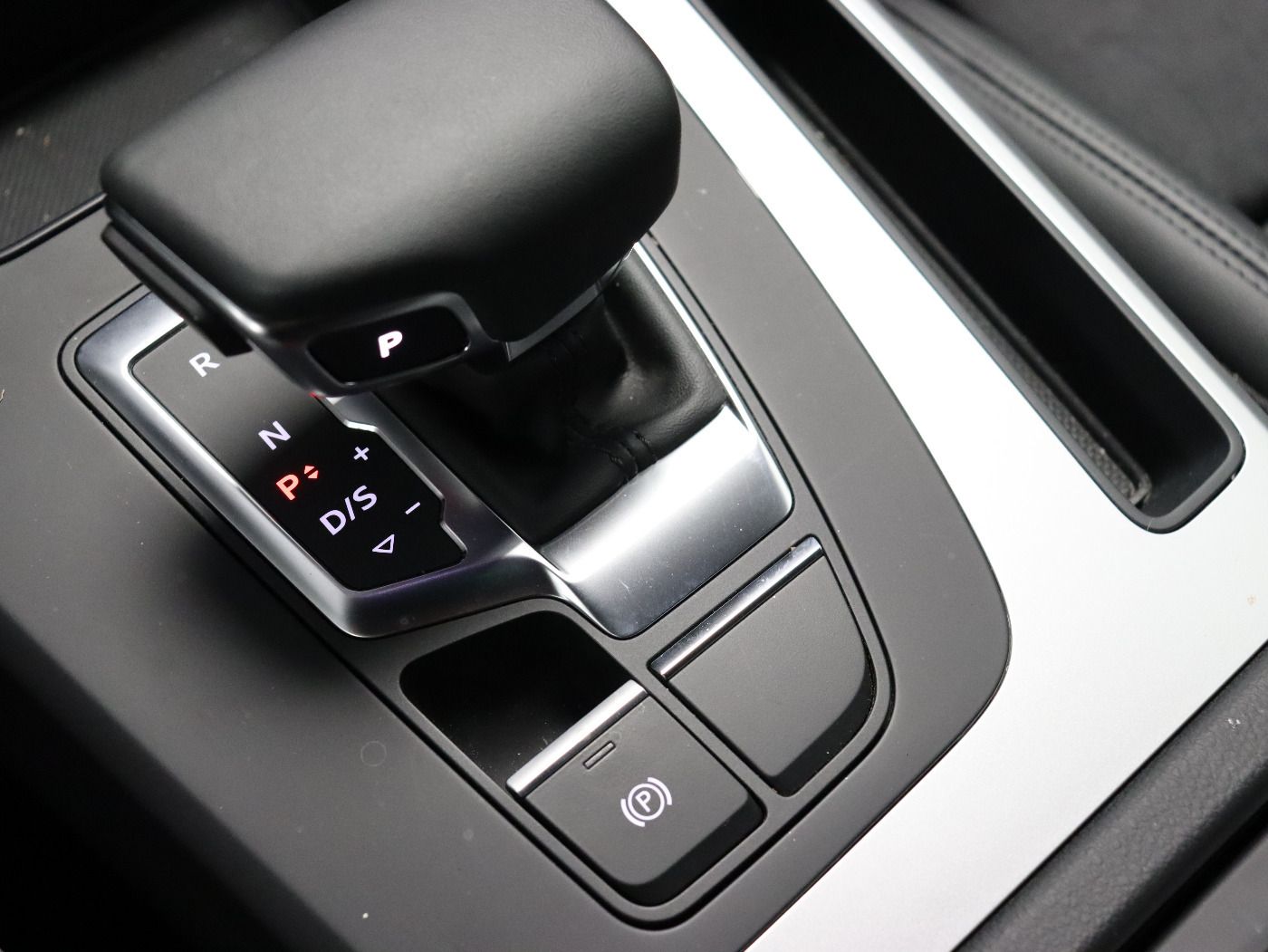 Fahrzeugabbildung Audi Q5 Sportback 45 TFSI quattro S tronic S line AHK