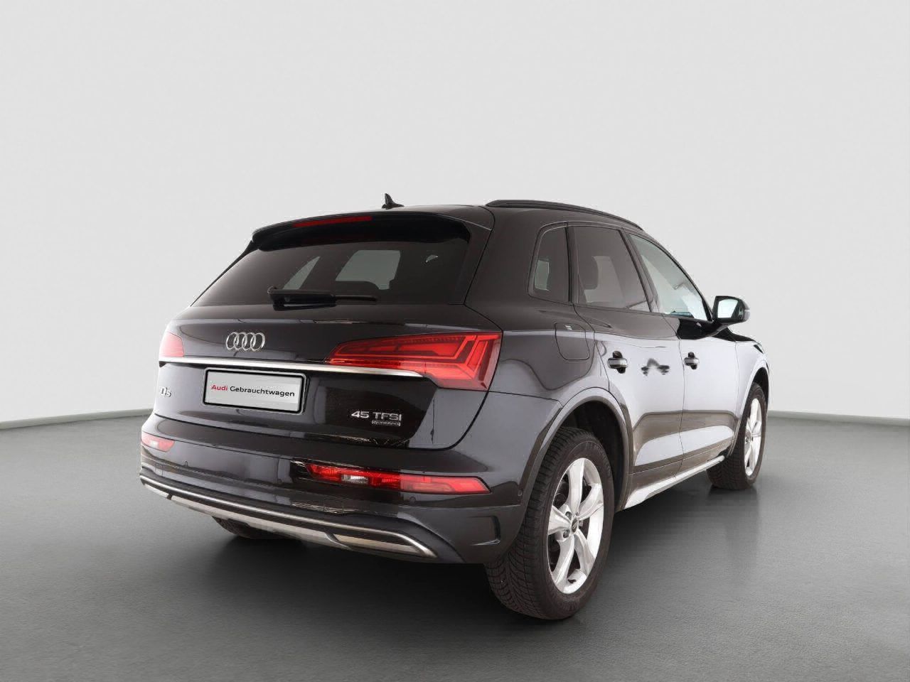 Fahrzeugabbildung Audi Q5 45 TFSI quattro S tronic S line Matrix|AHK|LM