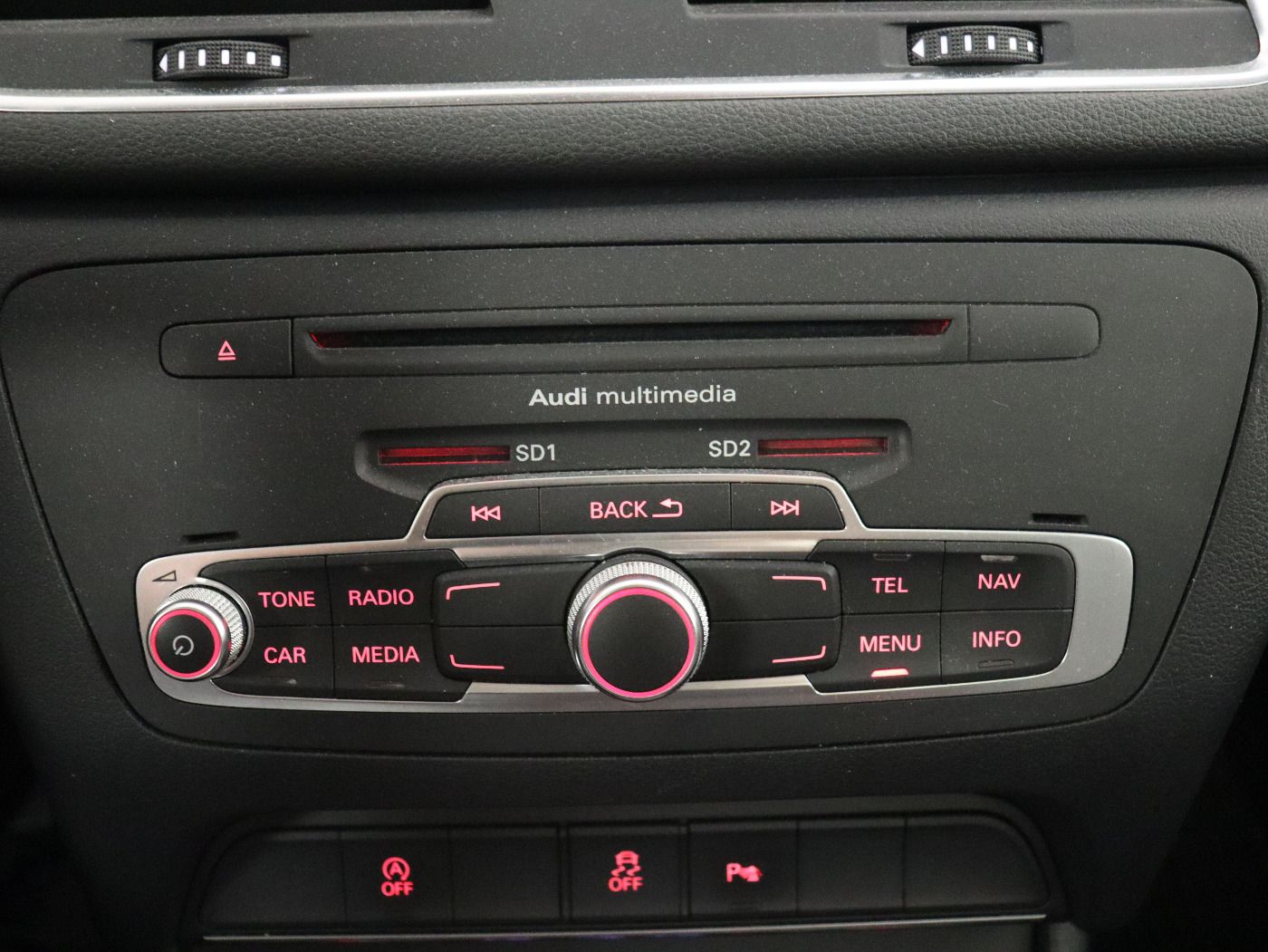 Fahrzeugabbildung Audi Q3 2.0 TDI quattro S tronic Pano|Navi|Xenon|PDC
