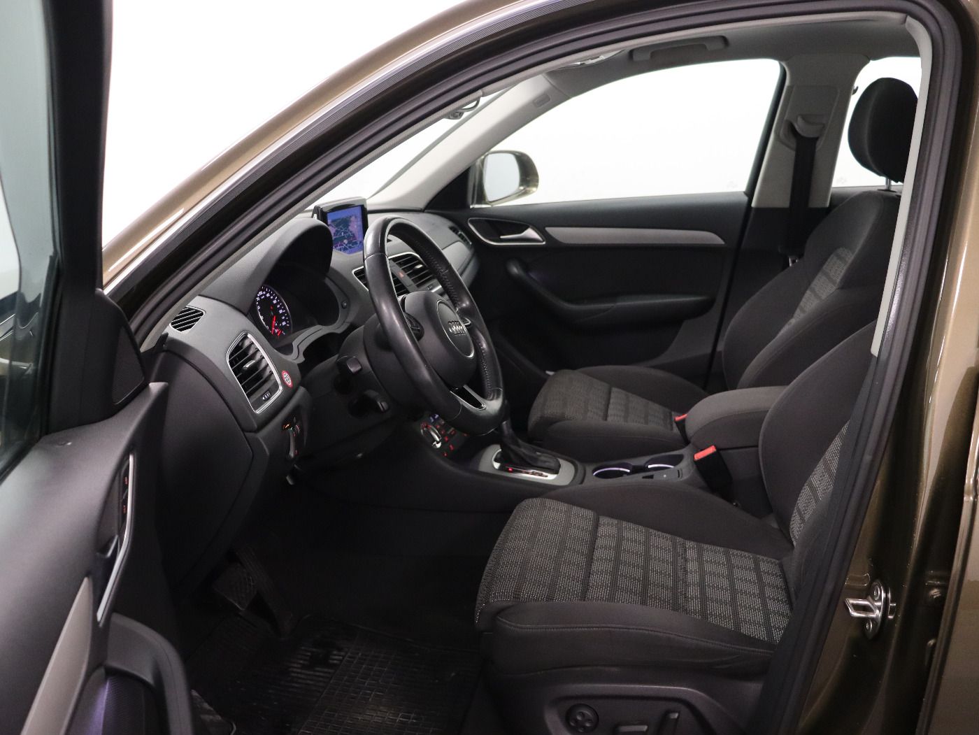 Fahrzeugabbildung Audi Q3 2.0 TDI quattro S tronic Pano|Navi|Xenon|PDC