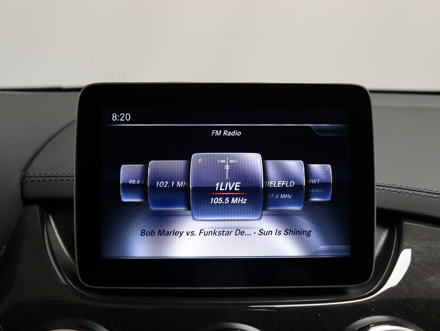 Fahrzeugabbildung Mercedes-Benz B 250 Style LED|Navi|Facelift|Fernlichtass.|PDC