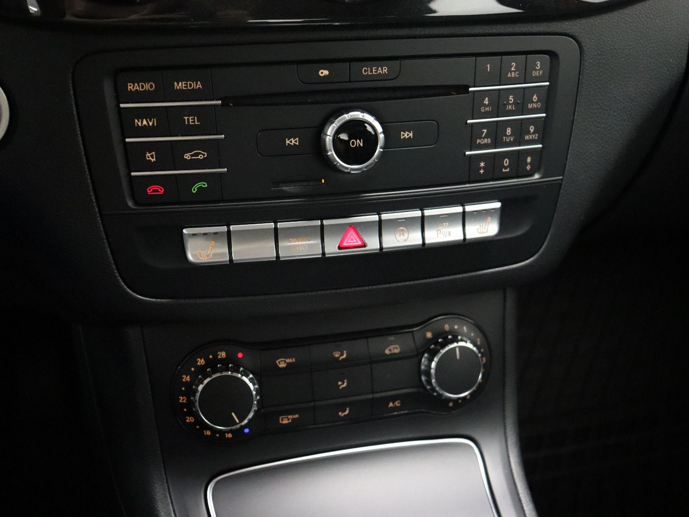 Fahrzeugabbildung Mercedes-Benz B 250 Style LED|Navi|Facelift|Fernlichtass.|PDC