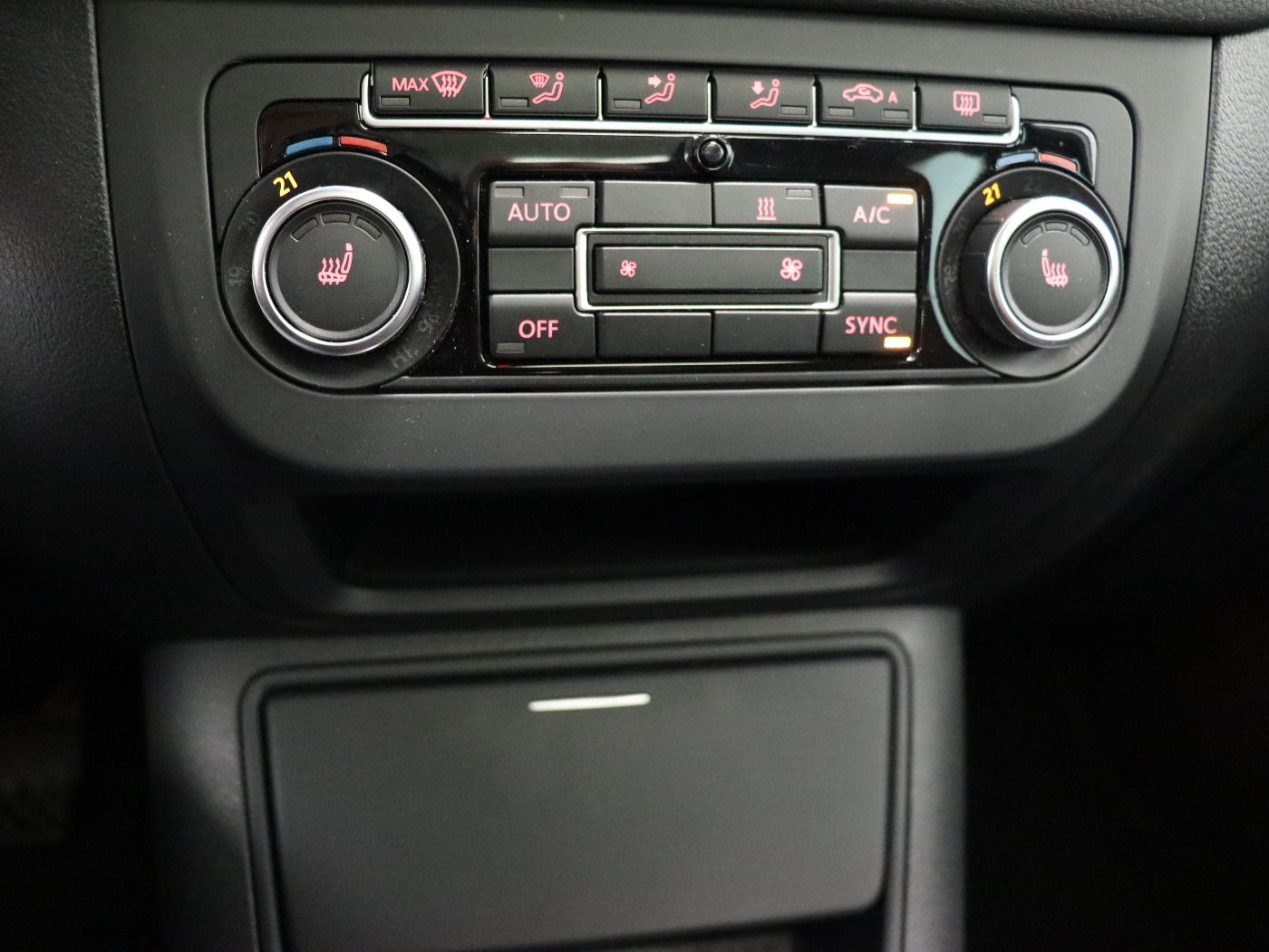 Fahrzeugabbildung Volkswagen Tiguan 2.0 TDI BMT 4Motion Sport & Style AHK|SD