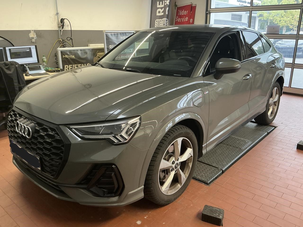 Fahrzeugabbildung Audi Q3 Sportback 45 1.4 TFSI e S-Line Standhzg|LED