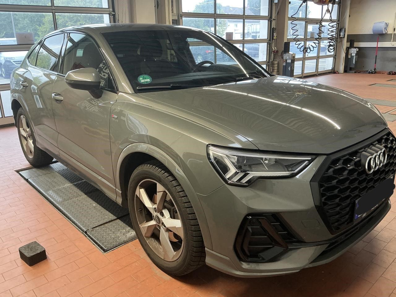 Fahrzeugabbildung Audi Q3 Sportback 45 1.4 TFSI e S-Line Standhzg|LED