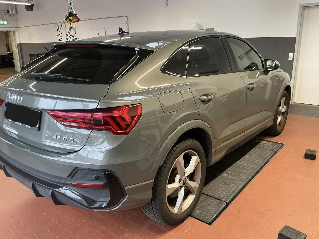 Fahrzeugabbildung Audi Q3 Sportback 45 1.4 TFSI e S-Line Standhzg|LED