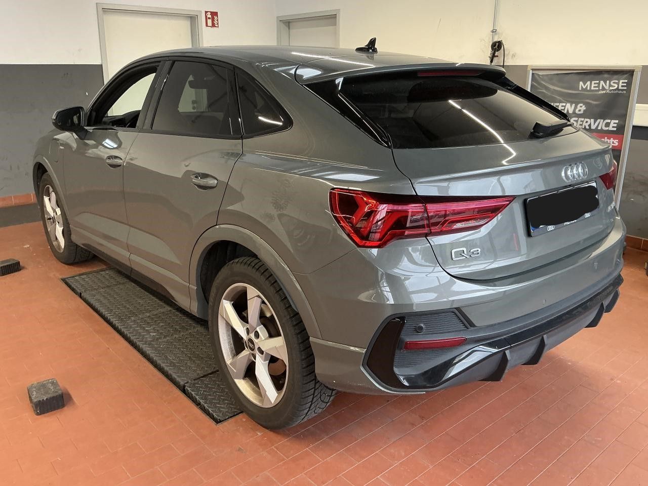 Fahrzeugabbildung Audi Q3 Sportback 45 1.4 TFSI e S-Line Standhzg|LED