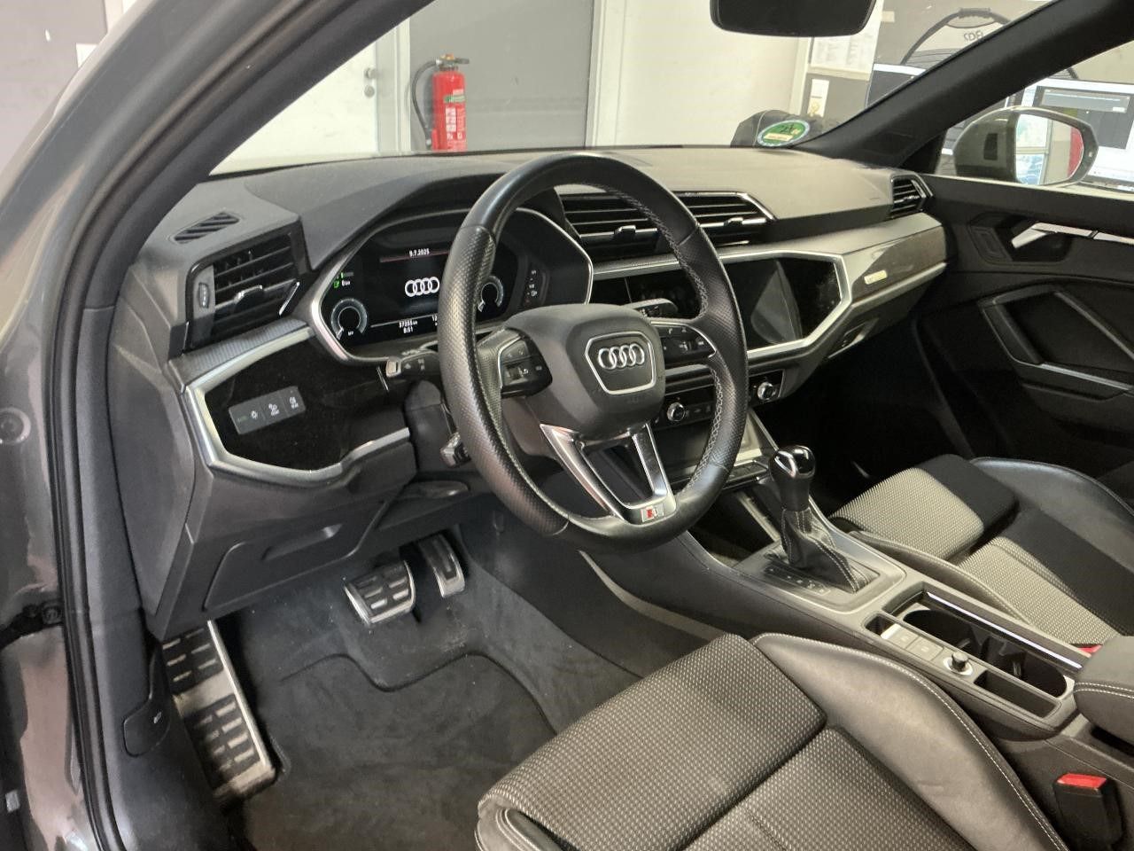 Fahrzeugabbildung Audi Q3 Sportback 45 1.4 TFSI e S-Line Standhzg|LED