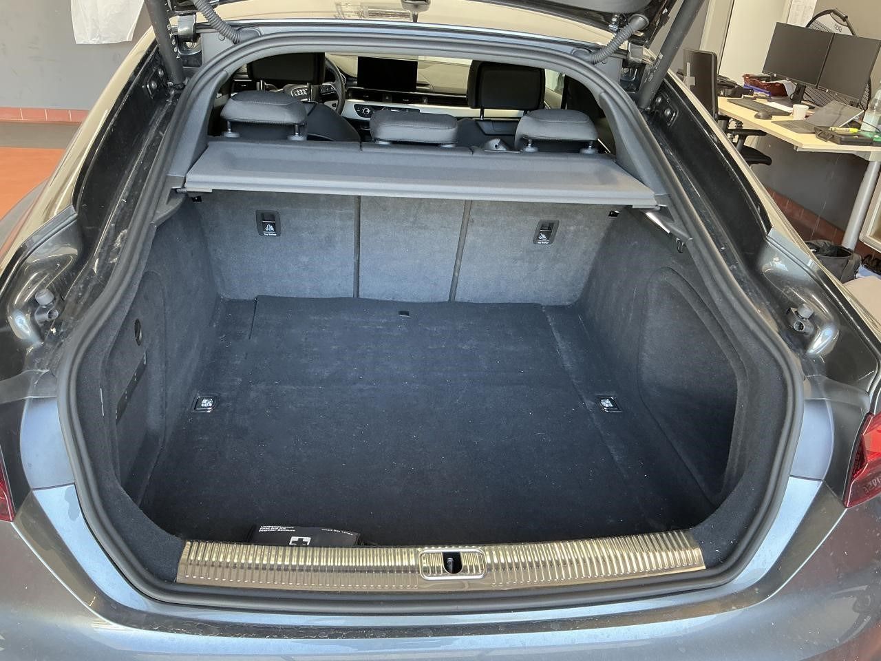 Fahrzeugabbildung Audi A5 Sportback 40 2.0 TDI (M-H) S-Line business LM