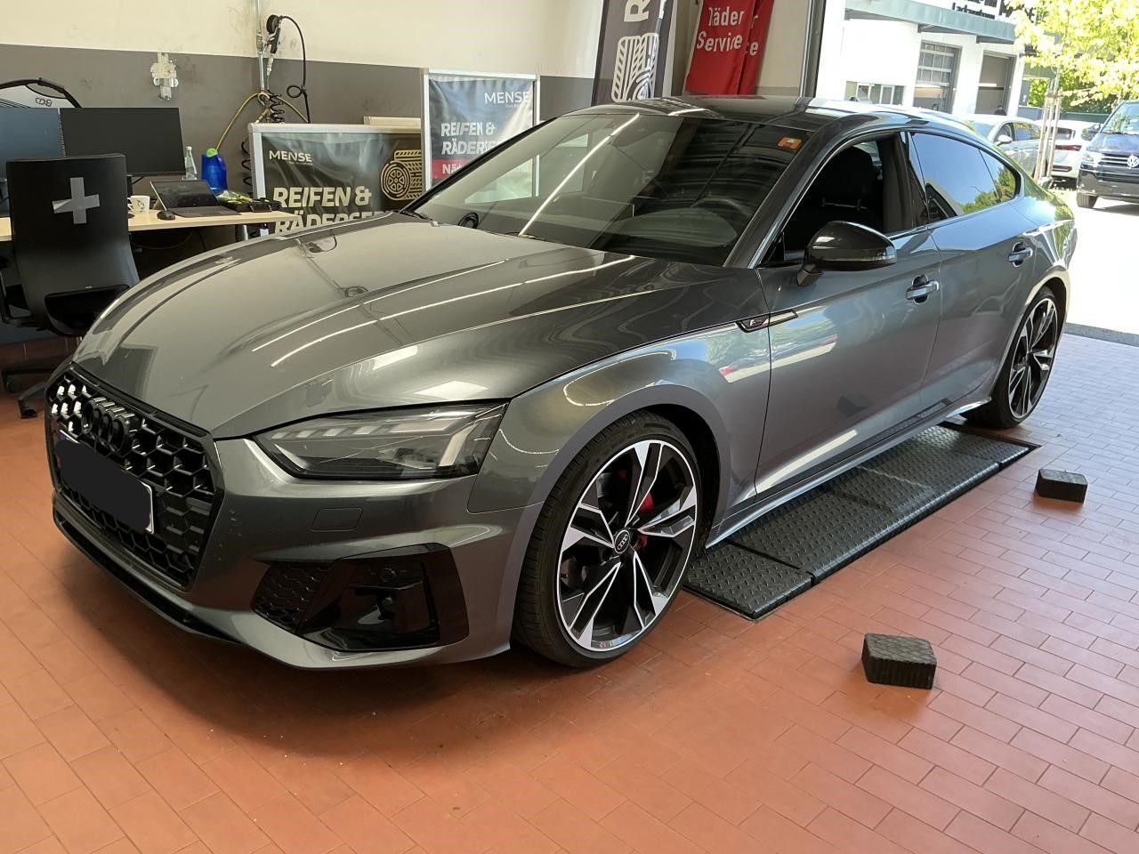 Fahrzeugabbildung Audi A5 Sportback 40 2.0 TDI (M-H) S-Line business LM