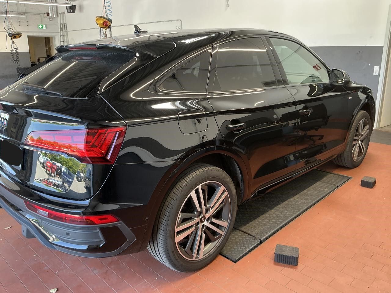 Fahrzeugabbildung Audi Q5 Sportback 55 TFSI e quattro S tronic S line M