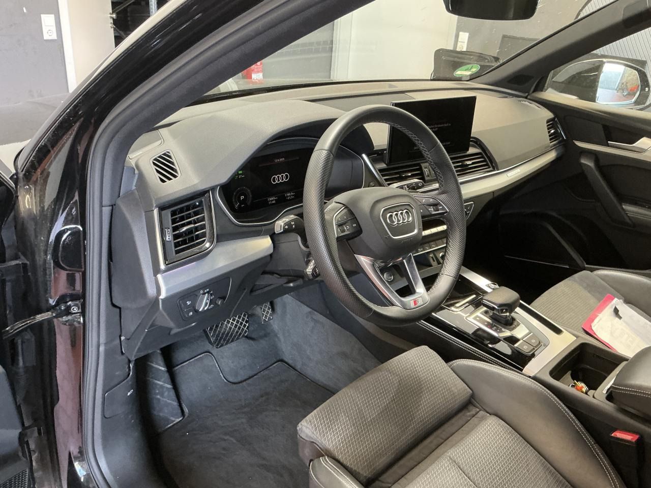Fahrzeugabbildung Audi Q5 Sportback 55 TFSI e quattro S tronic S line M