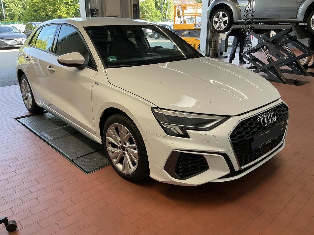 Fahrzeugabbildung Audi A3 Sportback 40 1.4 TFSI e S-Line CarPlay|LED|LM