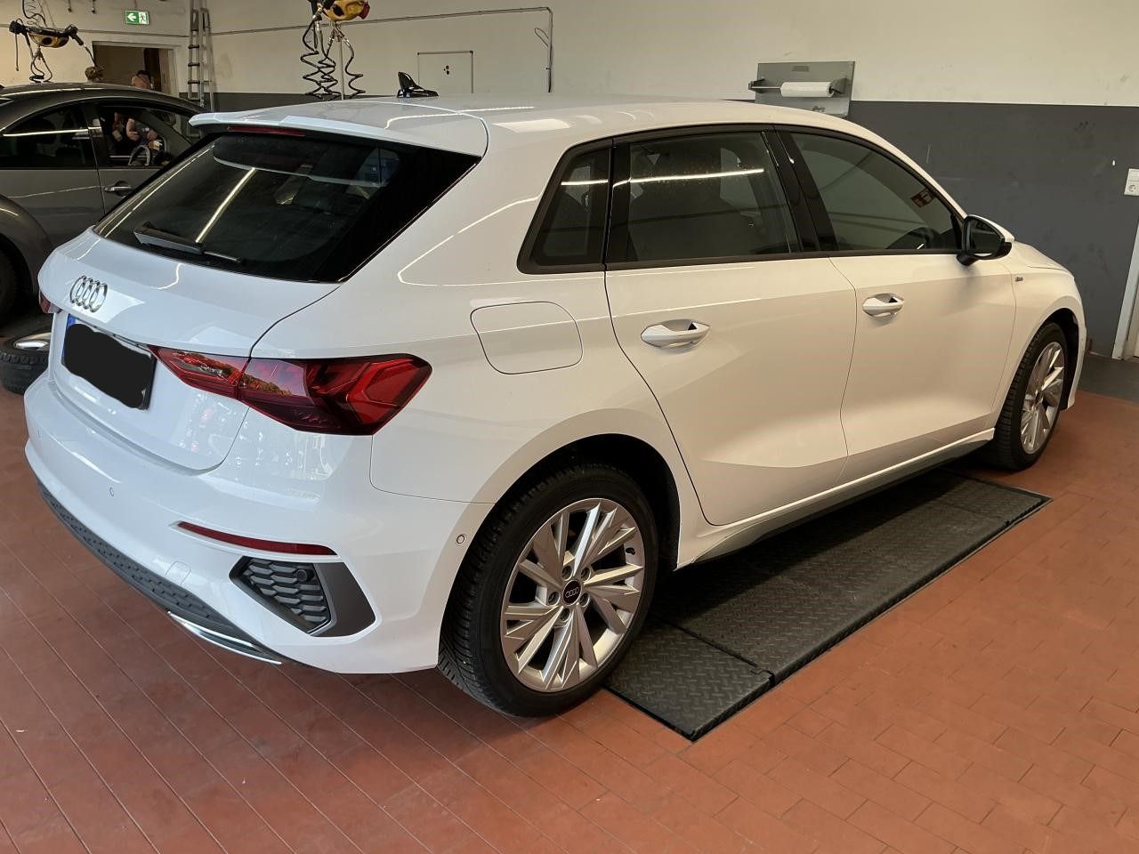 Fahrzeugabbildung Audi A3 Sportback 40 1.4 TFSI e S-Line CarPlay|LED|LM