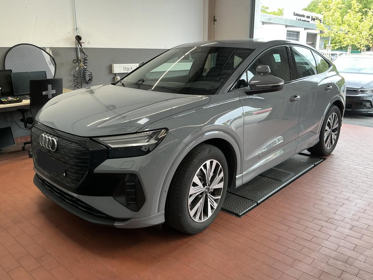 Fahrzeugabbildung Audi Q4 Sportback 40 e-tron basis Matrix|CarPlay|AHK