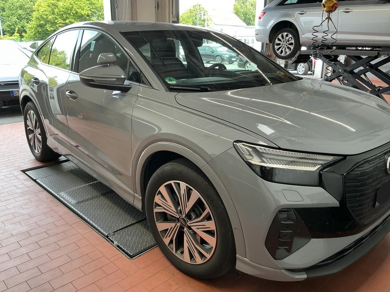 Fahrzeugabbildung Audi Q4 Sportback 40 e-tron basis Matrix|CarPlay|AHK