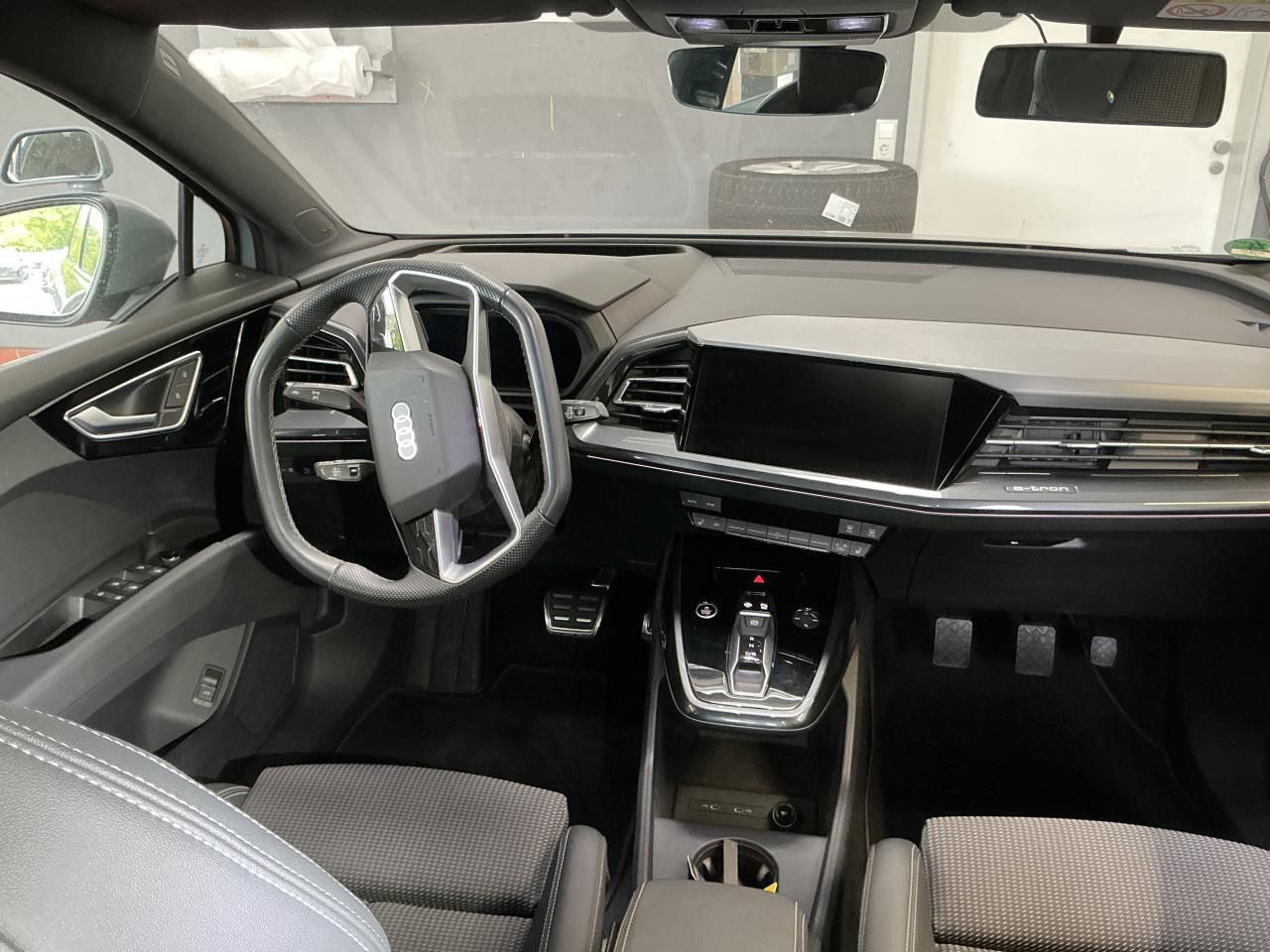 Fahrzeugabbildung Audi Q4 Sportback 40 e-tron basis Matrix|CarPlay|AHK