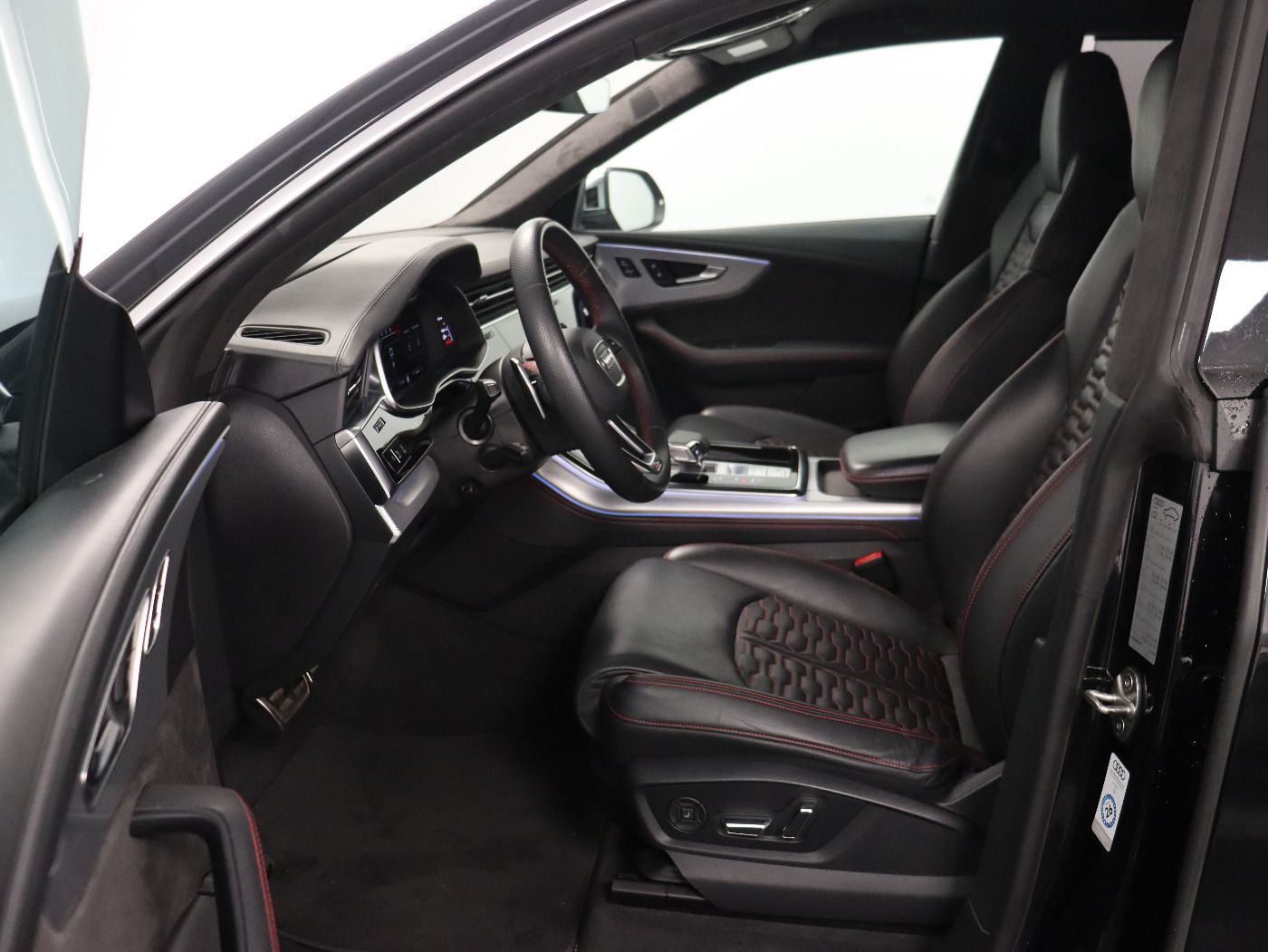 Fahrzeugabbildung Audi RS Q8 4.0 quattro TFSI Matrix|B&O|CarPlay|AHK|LM
