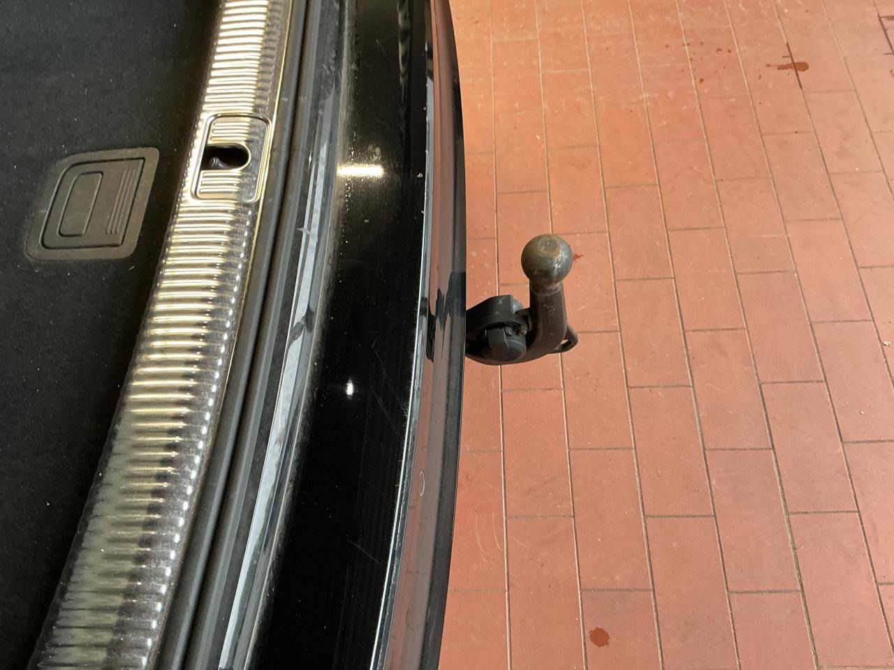 Fahrzeugabbildung Audi A4 35 2.0 TDI Avant AHK|LED|Navi|Akustikglas|PDC