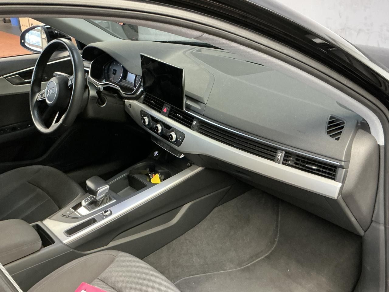 Fahrzeugabbildung Audi A4 35 2.0 TDI Avant AHK|LED|Navi|Akustikglas|PDC