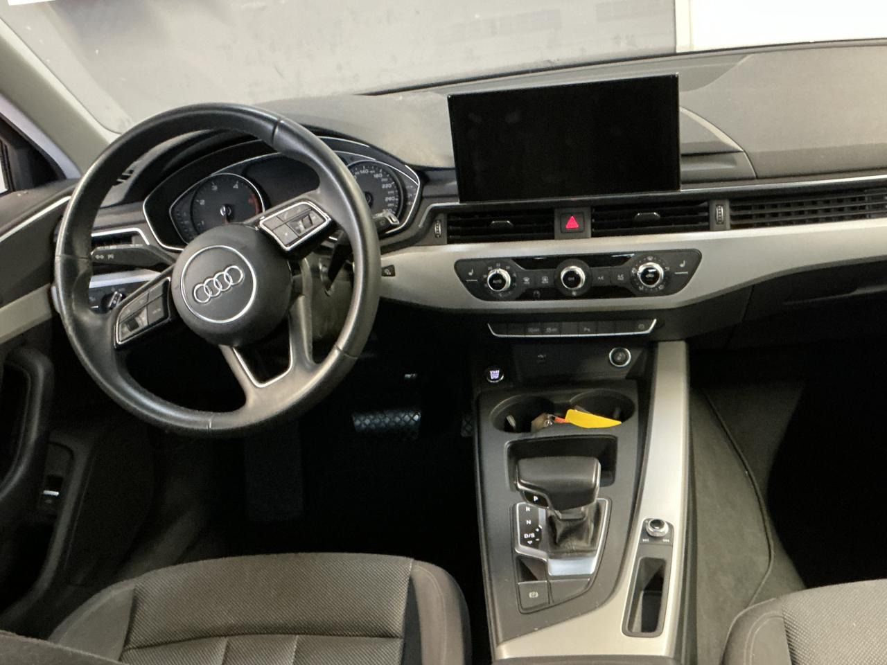 Fahrzeugabbildung Audi A4 35 2.0 TDI Avant AHK|LED|Navi|Akustikglas|PDC