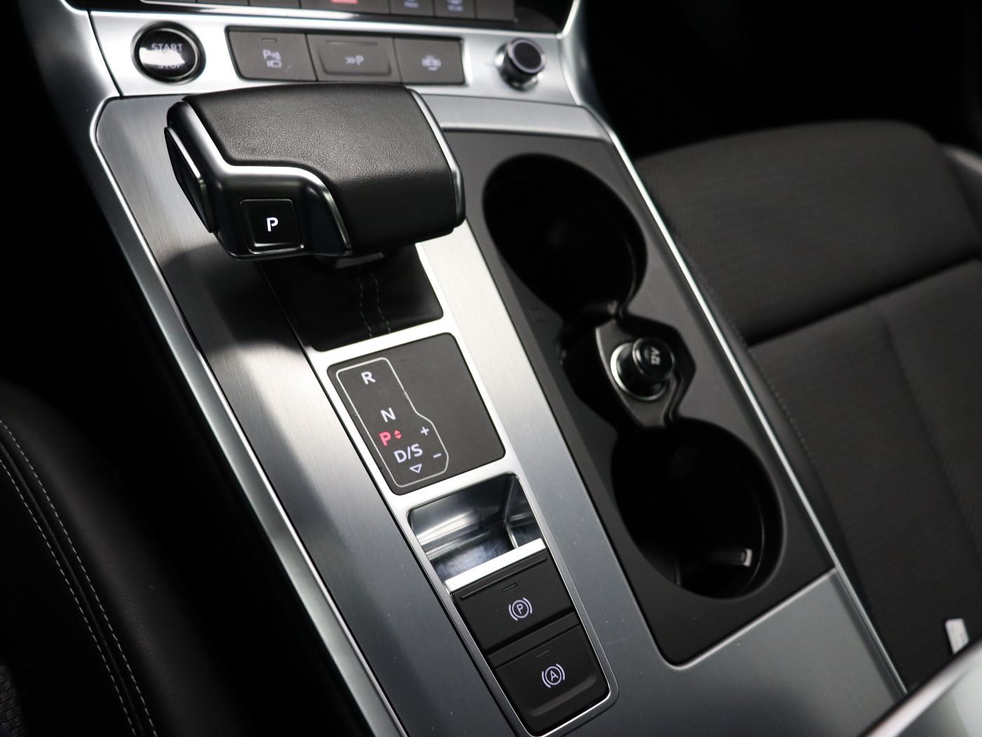 Fahrzeugabbildung Audi A6 Avant 50 TFSI e quaatro S tronic S line CarPl