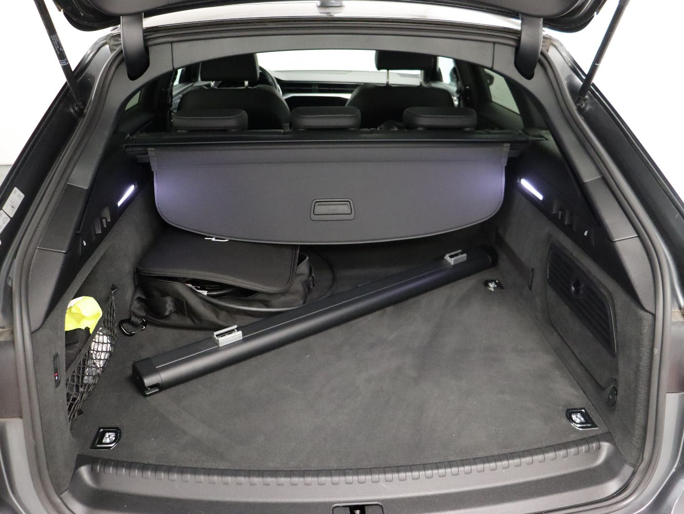 Fahrzeugabbildung Audi A6 Avant 50 TFSI e quaatro S tronic S line CarPl
