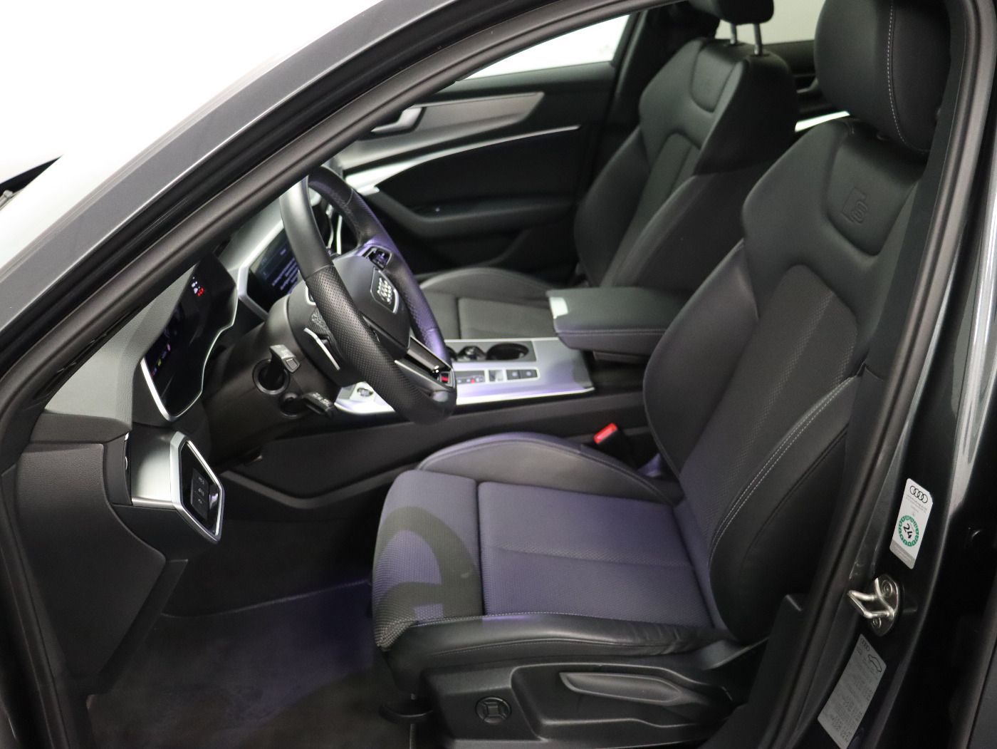 Fahrzeugabbildung Audi A6 Avant 50 TFSI e quaatro S tronic S line CarPl