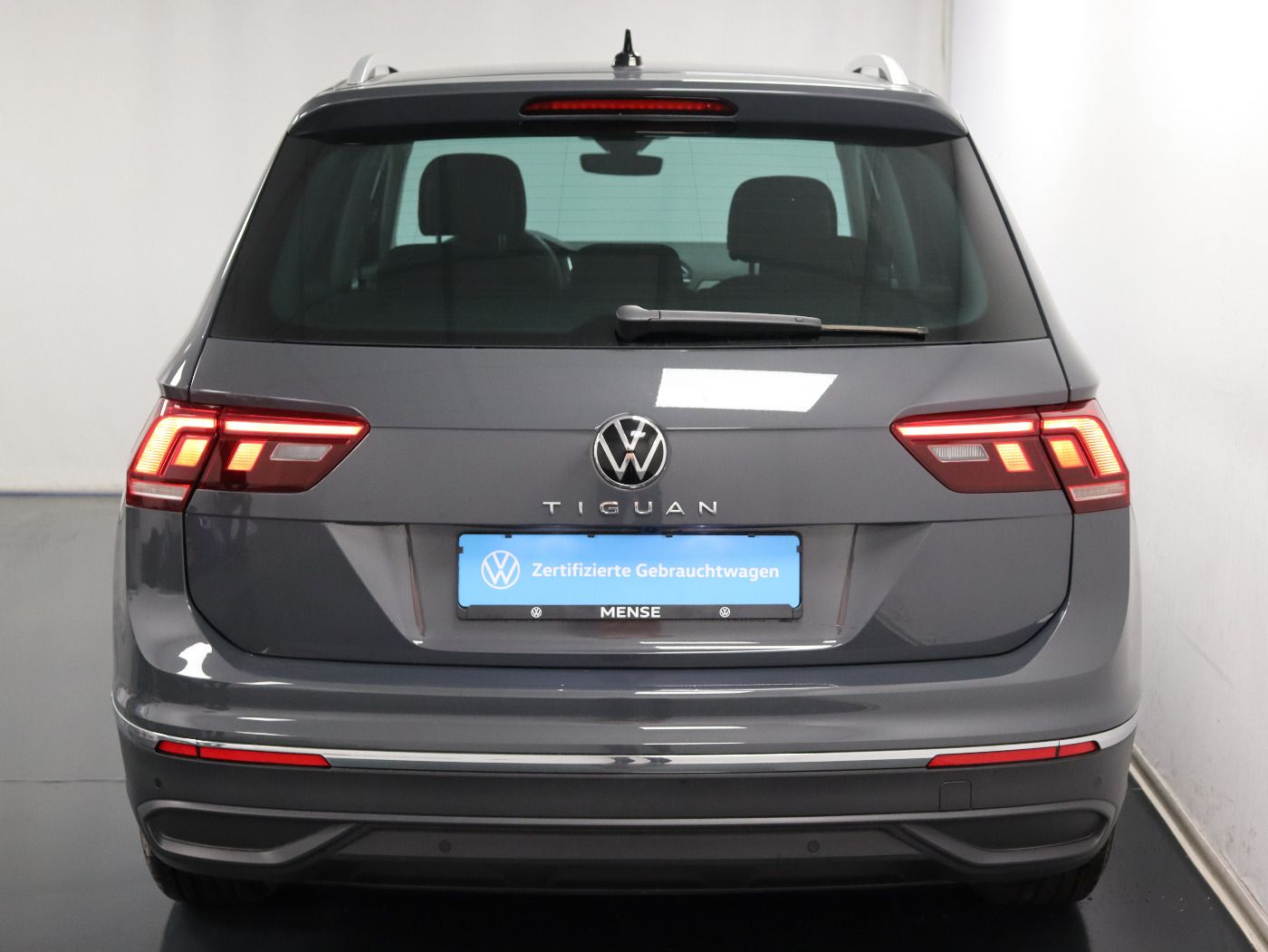 Fahrzeugabbildung Volkswagen Tiguan 1.5 TSI DSG MOVE CarPlay|4xSHZG|ACC|LED