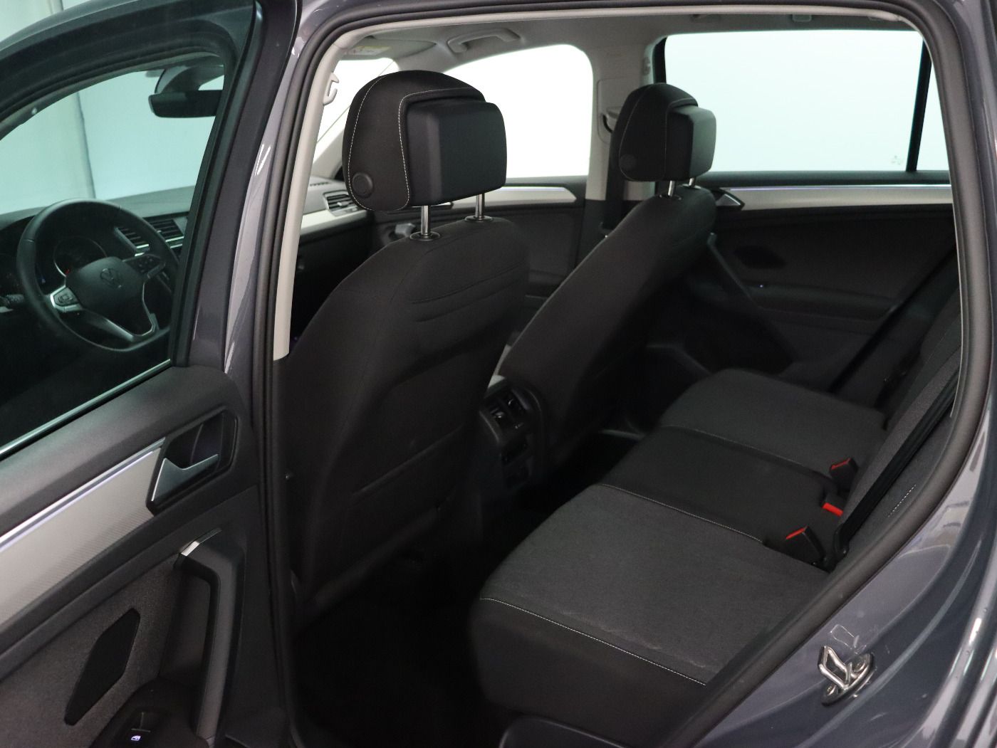 Fahrzeugabbildung Volkswagen Tiguan 1.5 TSI DSG MOVE CarPlay|4xSHZG|ACC|LED