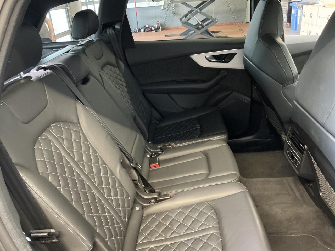 Fahrzeugabbildung Audi Q7 55 TFSI e quattro tiptronic S line Matrix|Luf