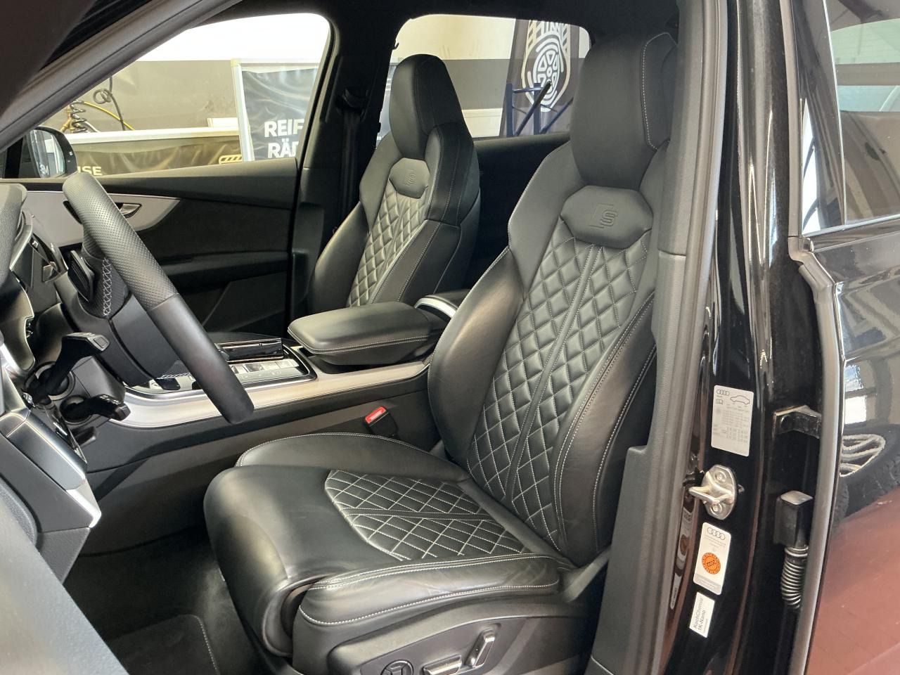 Fahrzeugabbildung Audi Q7 55 TFSI e quattro tiptronic S line Matrix|Luf