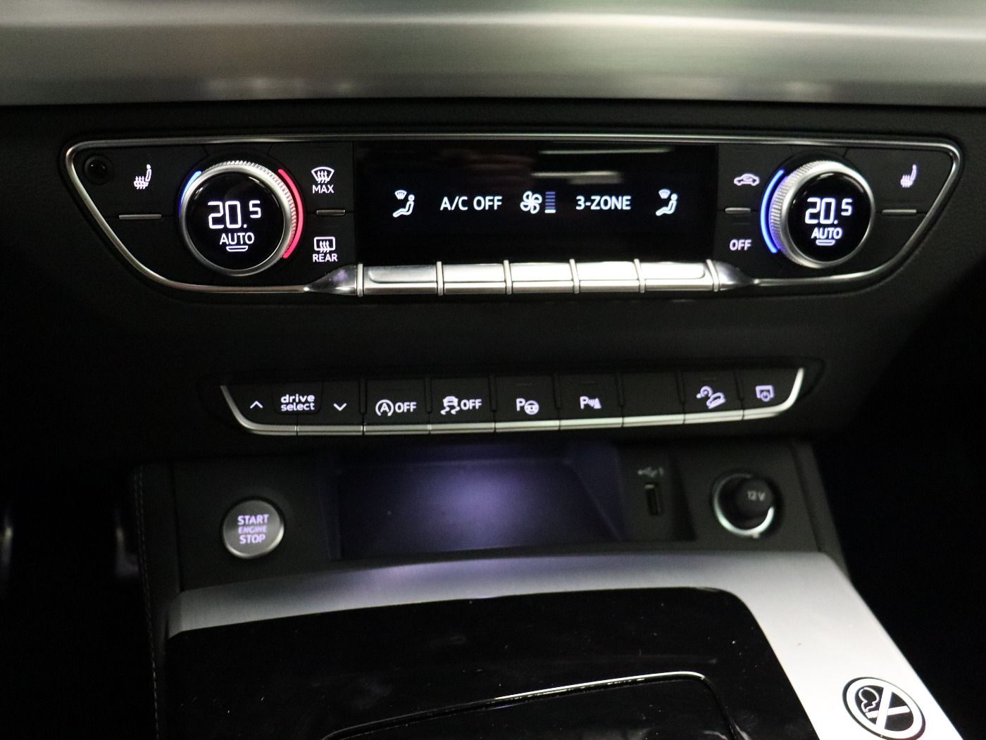 Fahrzeugabbildung Audi Q5 45 TFSI quattro S tronic S line Matrix|AHK|LM