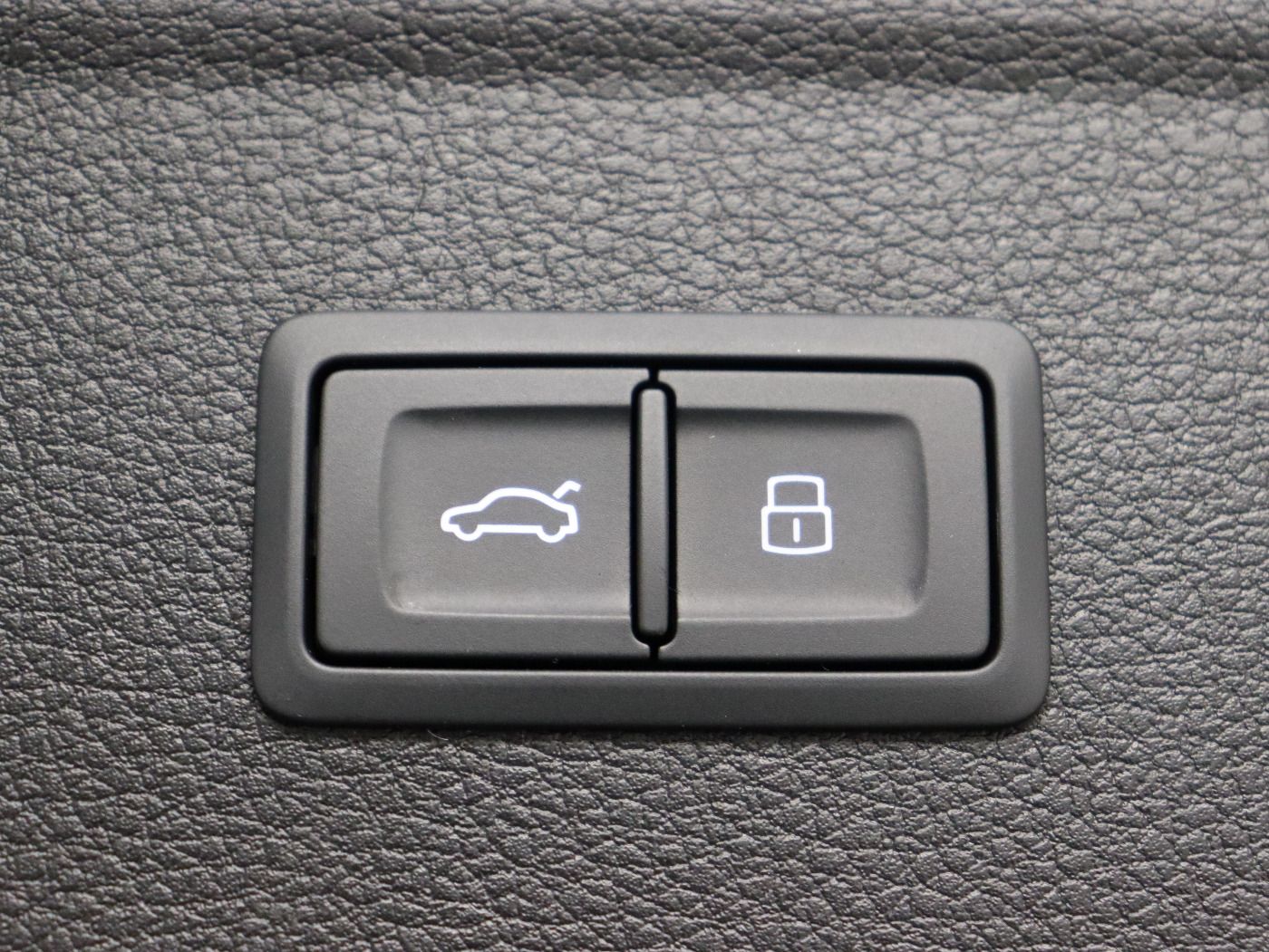Fahrzeugabbildung Audi Q5 45 TFSI quattro S tronic S line Matrix|AHK|LM